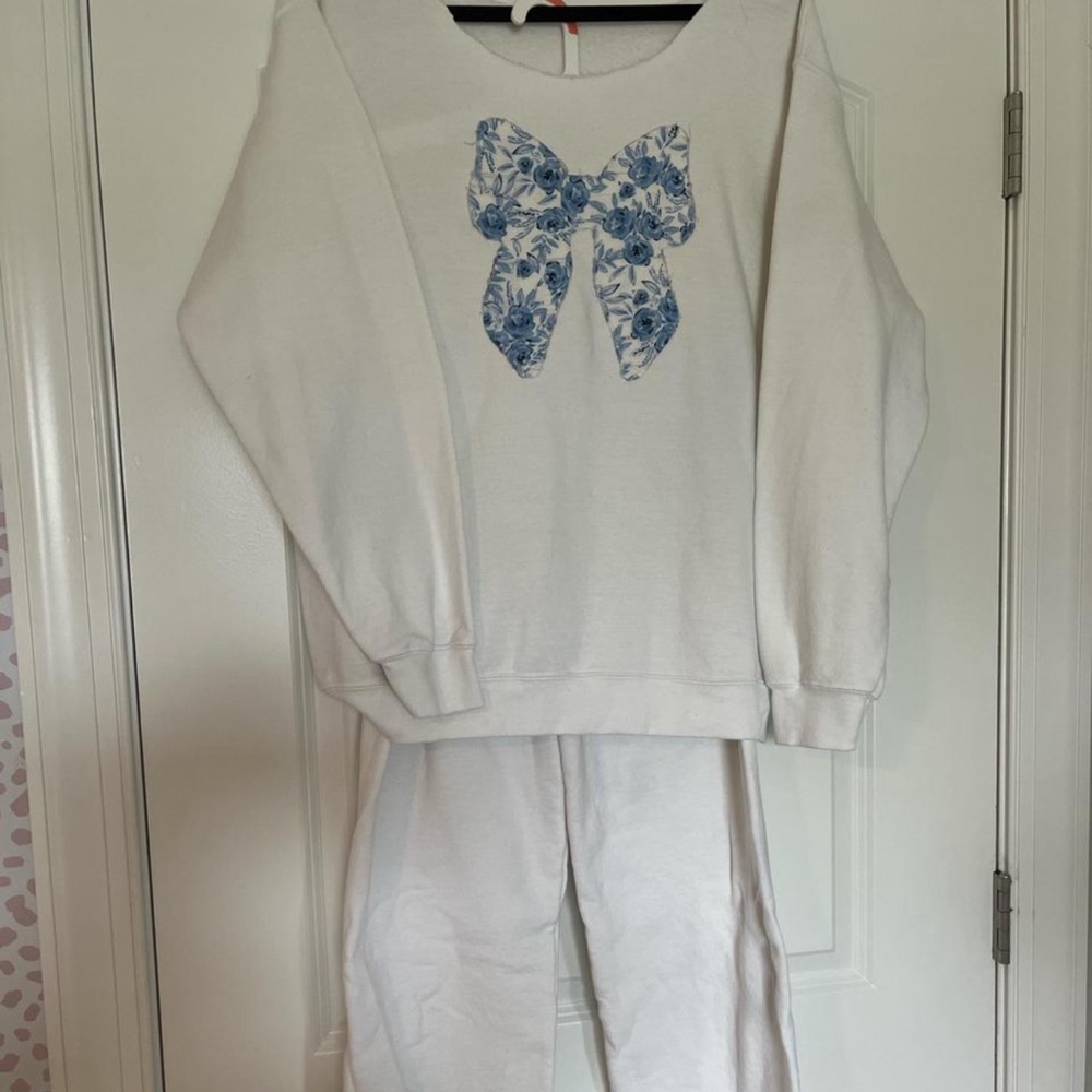 Gildan White Pajama Set with Blue Floral Bow